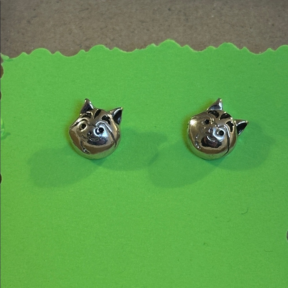 Authentic Vintage Disney Cat Stud Earrings - silver tone Lucifer or Cheshire Cat